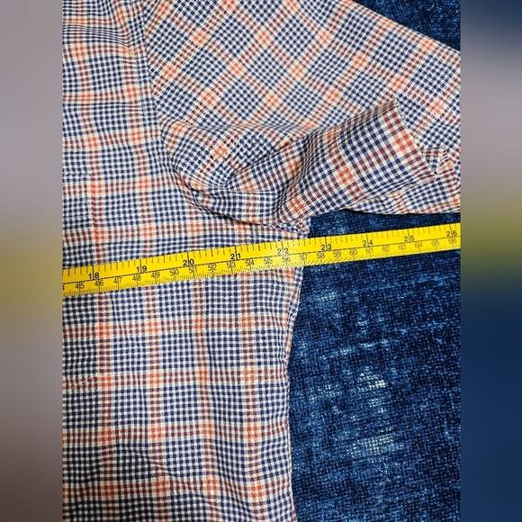 Hugo Boss Large Lightweight Short Sleeve Plaid Button Up Shirt - Picture 6 of 7